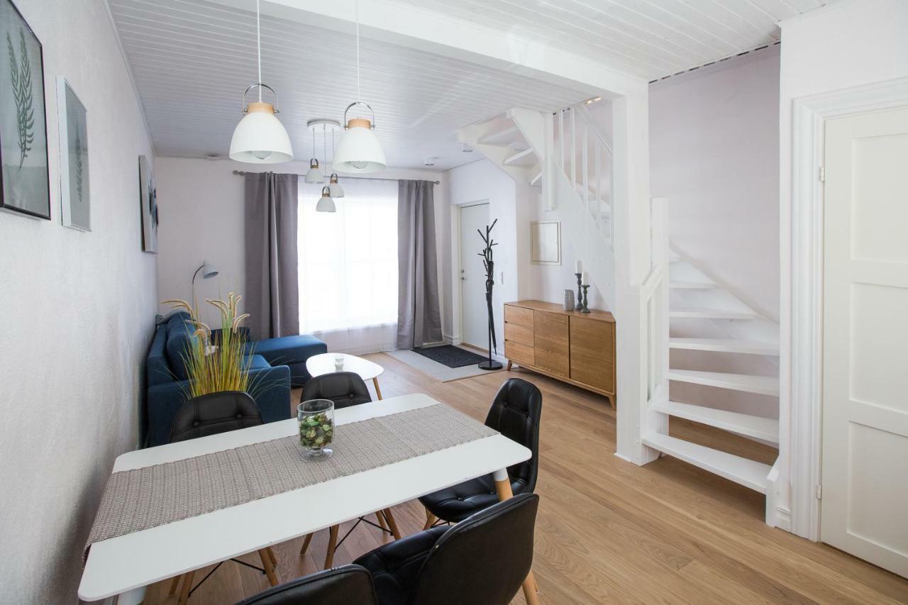 Old Town Apartment *